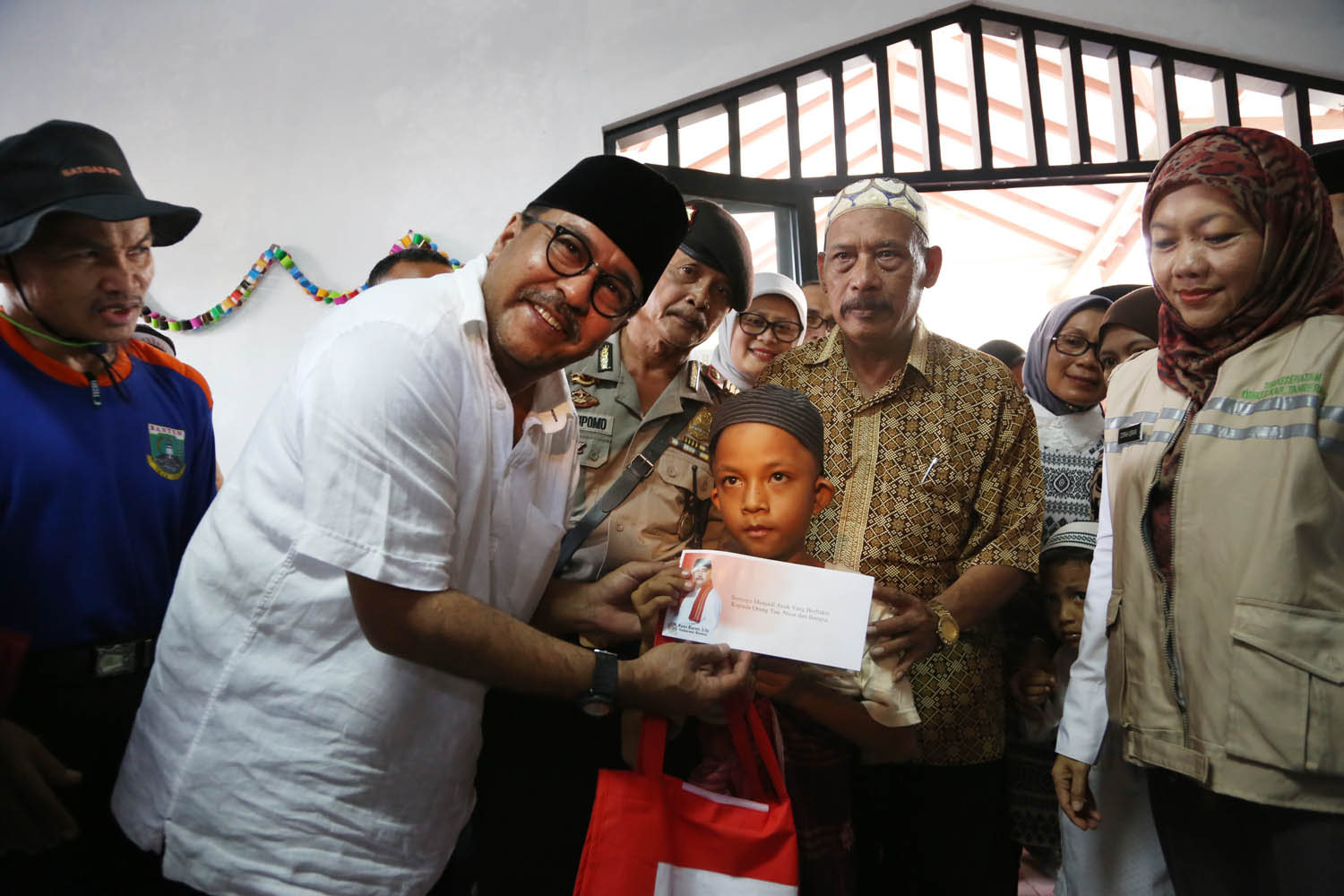 Rano Buka Pasar Terbang di Tangerang