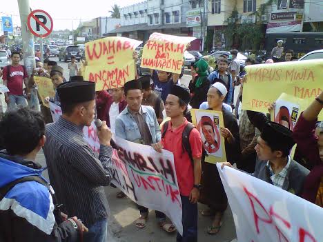 Santri Tuntut Fahri Hamzah Minta Maaf