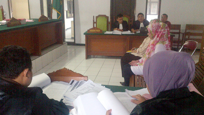 Persiapan Lelang, Anak Buah Wawan Bagi-bagi THR