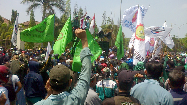 Buruh Tuding PP 78/2015 Sarat Muatan Politis