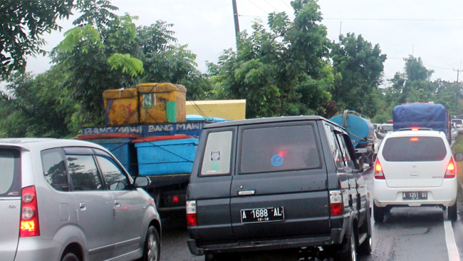 Berhari-hari Mati, Trafic Light Sempu Sebabkan Kemacetan
