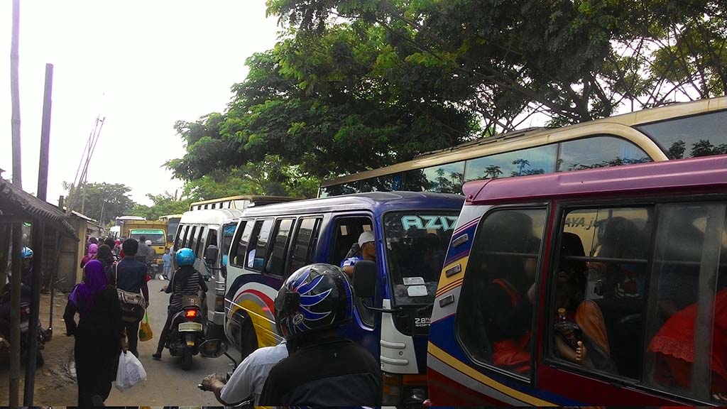 Peziarah Banten Lama