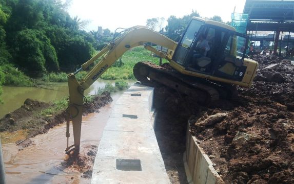 Marga Mandalasakti Bantu Korban Banjir di Cibadak