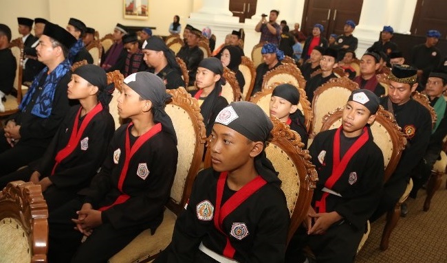 Net. Ilustrasi generasi muda pencak silat