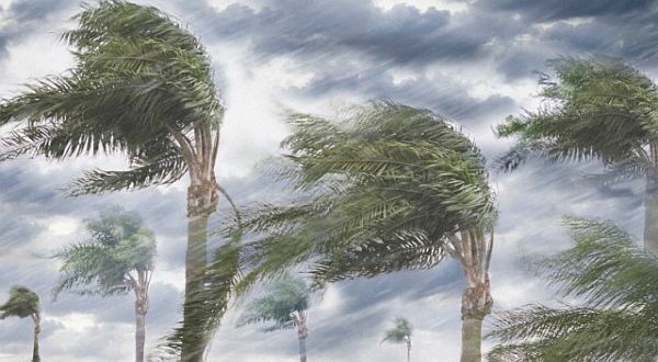 ilustrasi angin topan