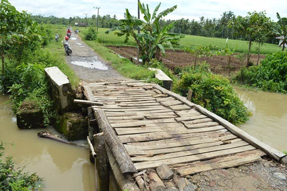 Jembatan Rusak