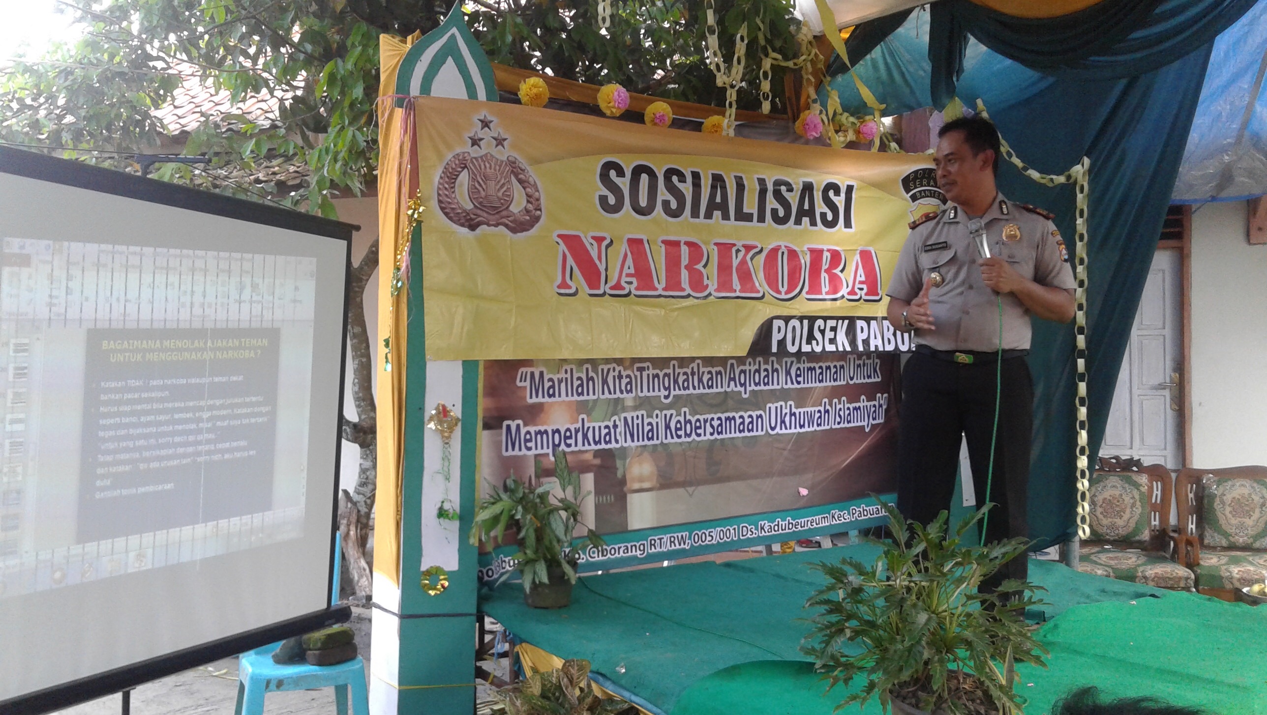 Polisi Masuk Kampung Sosialisasikan Bahaya Narkoba