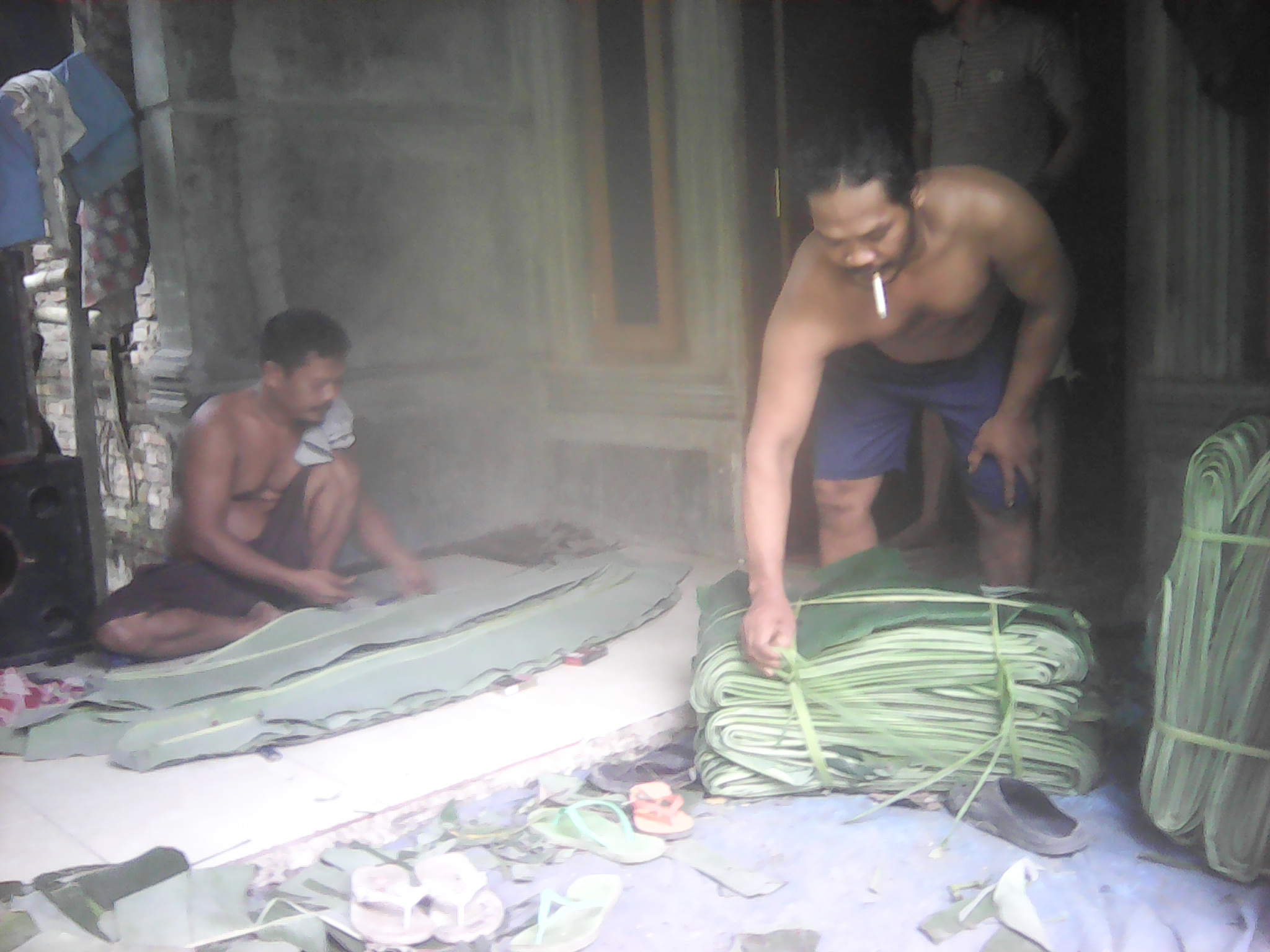 Ini Cerita Warga Bojong Pandan yang Bisnis Daun Pisang