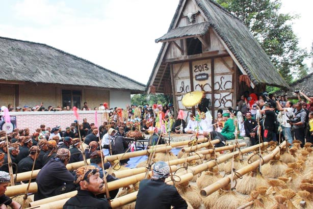 Menelusuri Jejak Sakral Kasepuhan Banten Kidul (2)