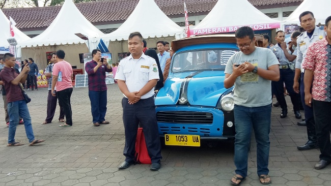 Oplet si Doel Laris Manis Diserbu Warga Berswafoto