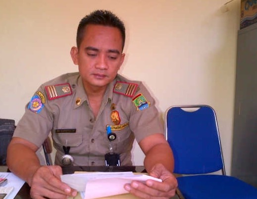 Truk Parkir Sembarangan di Ciwandan Picu Kecelakaan