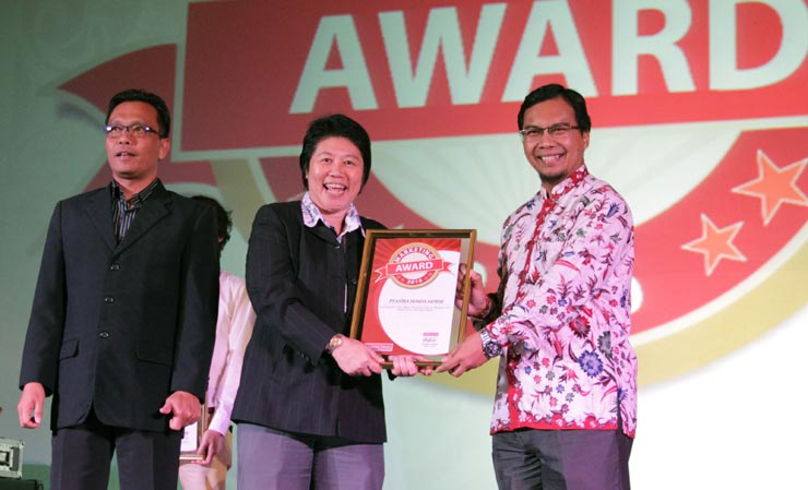 Terus Berinovasi, Astra Honda Motor Raih Marketing Award 2016