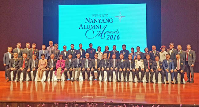 Jenderal Tito Karnavian Raih Penghargaan dari Singapura