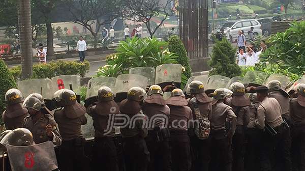 200 Personel Polisi Jaga Ketat Balai Kota Jakarta