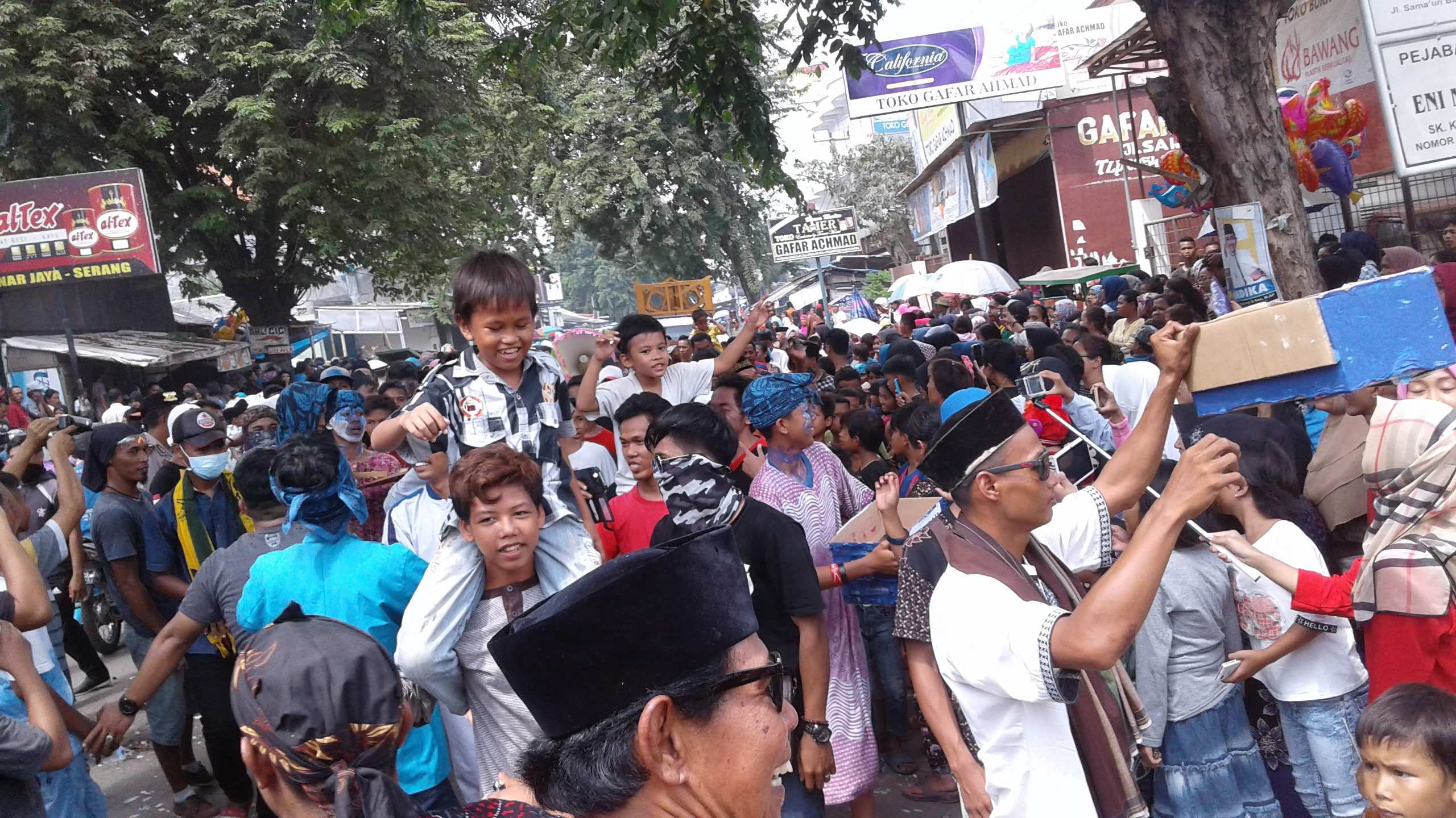 Ribuan Warga Ikuti Perayaan Maulid Nabi di Tanggul