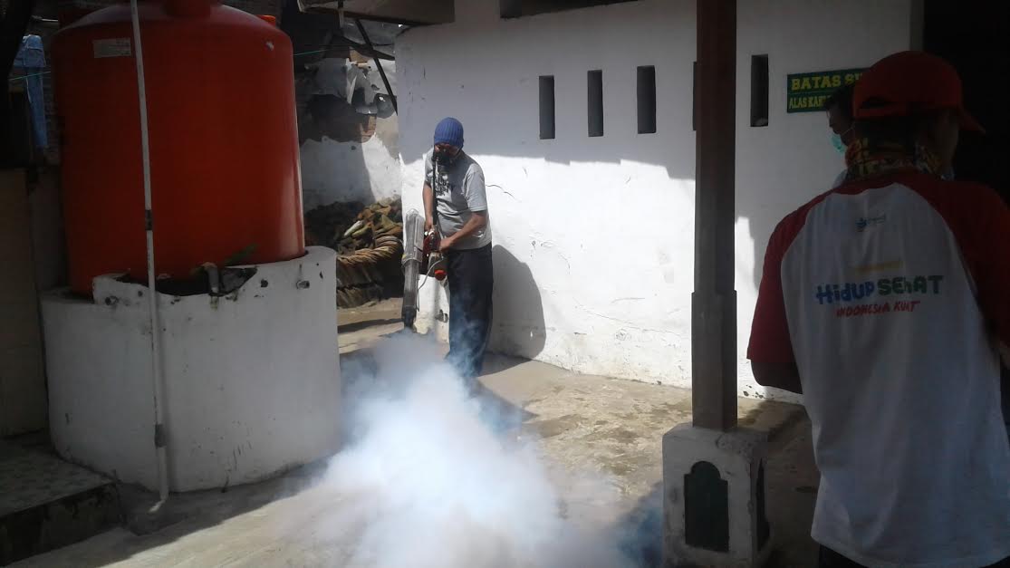 Cegah DBD, Ratusan Rumah Warga Kasemen Di-fogging