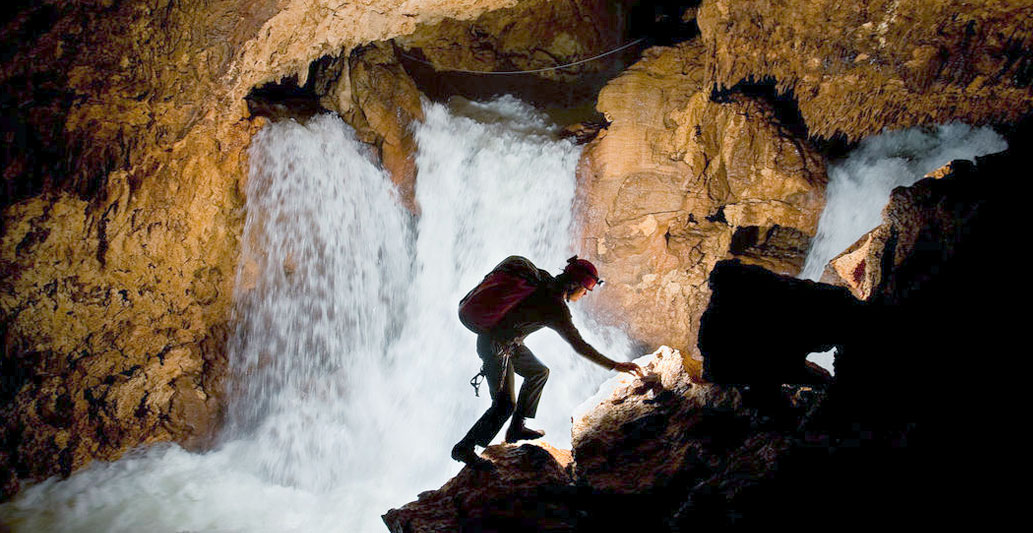 Destinasi Indah Bawah Tanah, Saat Traveling ke Gua