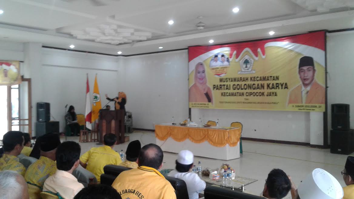 Adde Rosi Minta Pengurus Golkar Cipocok Jaya Raih 70 Persen Suara untuk WH-Andika