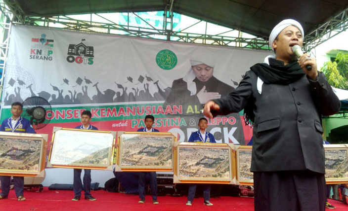 Opick Hibur Warga Serang Sekaligus Galang Dana Kemanusiaan
