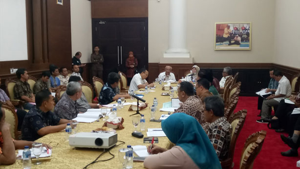 Pasca Demo Warga, Pemprov Banten dan PT Mayora Lakukan Pertemuan Tertutup