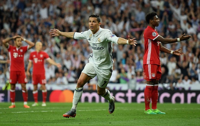 Ronaldo Hat-trick, Real Madrid Melaju ke Semifinal