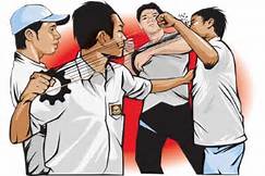 Pelajar SMP dan SMA Tawuran di Rel Kereta Api