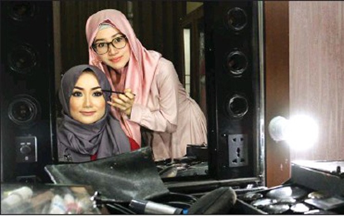 Empat Tampilan Makeup Paling Cocok untuk Ramadan dan Lebaran