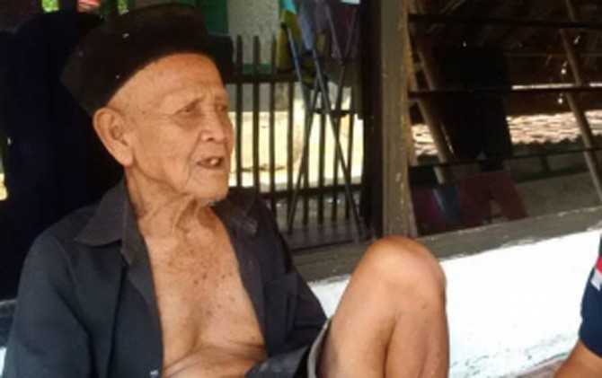 Lihat Nih Kakek Sobandi, Umur 122 Tahun Masih Sehat Wal Afiat