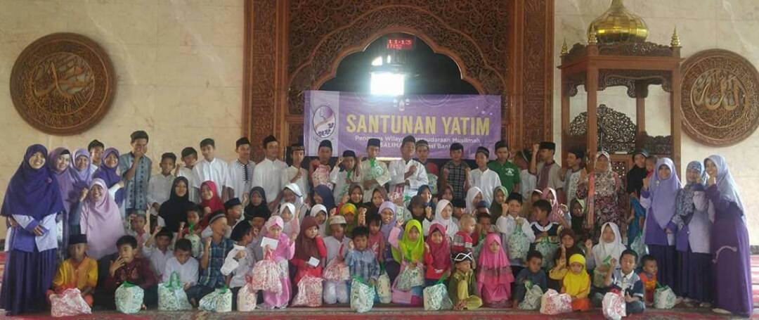 Salimah Santuni Ratusan Anak Yatim dan Dhuafa