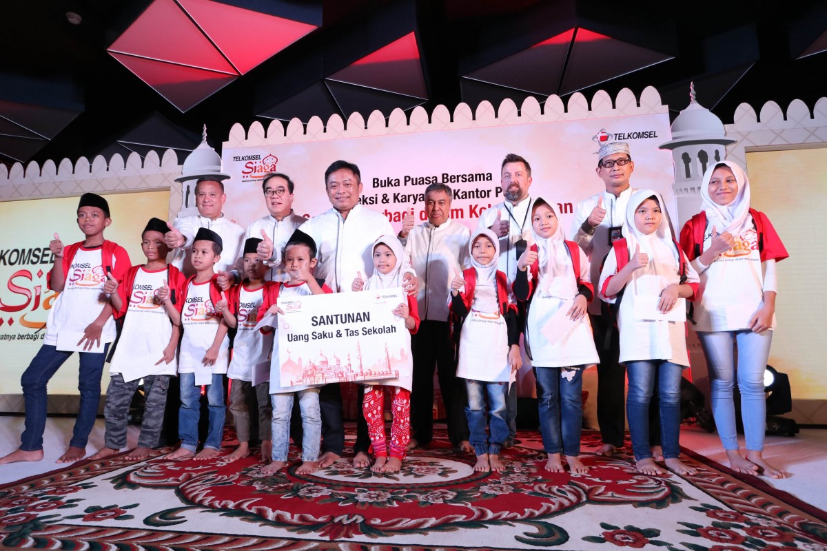 Telkomsel Buka Puasa Bersama 10.000 Anak Yatim