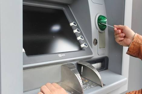 Gara-gara Kartu ATM Macet, Uang Rp52 Juta Raib Dalam Sekejap