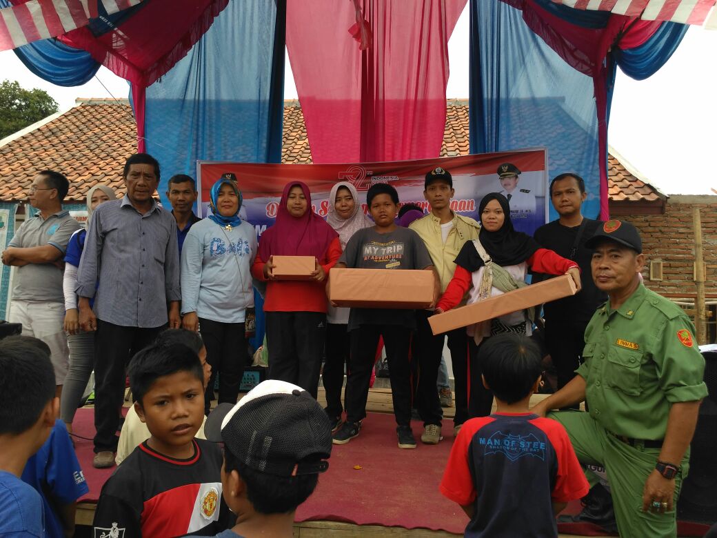 Warga Desa Aweh Peringati HUT RI Dengan Jalan Santai