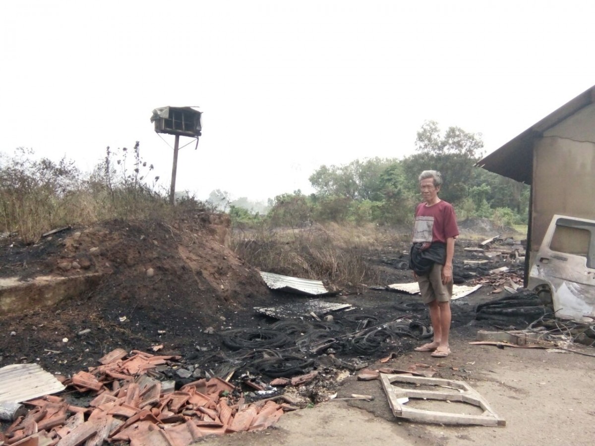Toko Ban Bekas dan Sparepart Mobil Ludes Terbakar