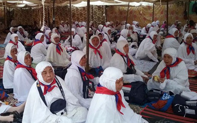 Nih…Tips Lindungi Kulit Bagi Lansia Saat di Tanah Suci