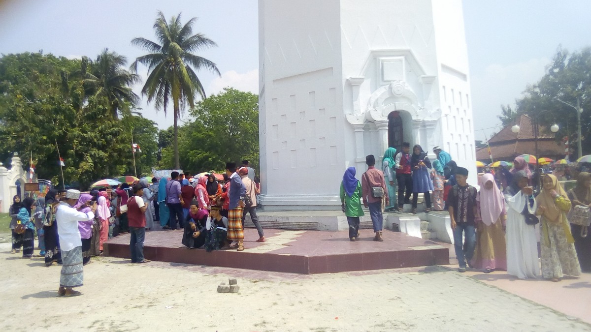 Banten Lama Dipadati Peziarah 