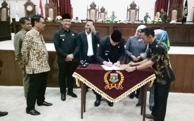 DPRD Sahkan APBD Perubahan Pemprov Banten