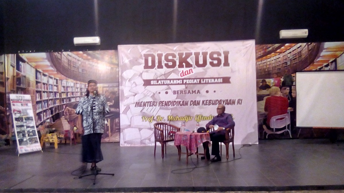 Mendikbud: Harga Buku di Indonesia Mahal