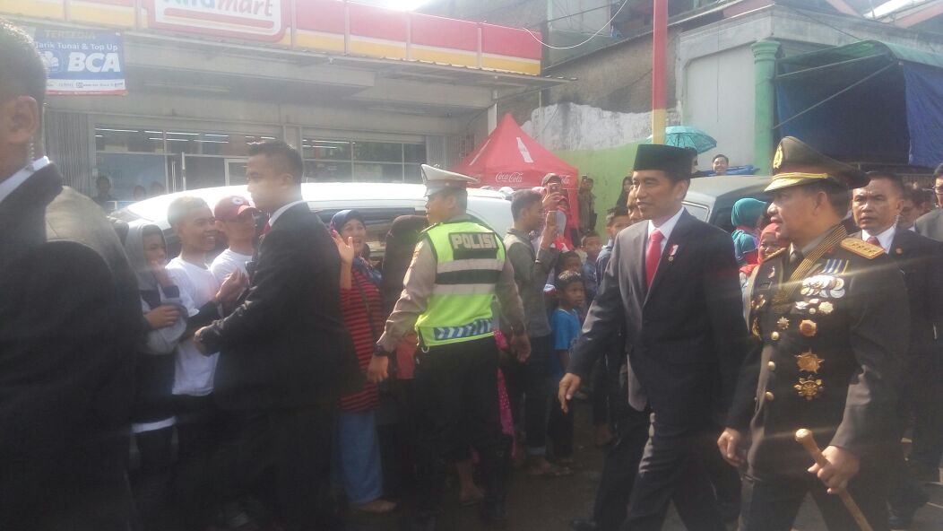 Presiden Juga Jalan Kaki Dua Kilometer ke Lokasi HUT TNI