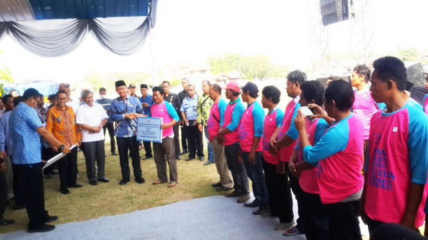 Nelayan Banten Terima 325 Paket Alat Tangkap Ikan dari Kementerian Kelautan dan Perikanan