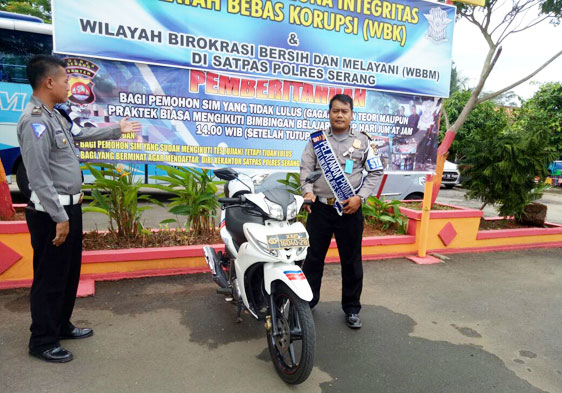 Polres Serang Adakan Bimbel Bagi Pemohon SIM