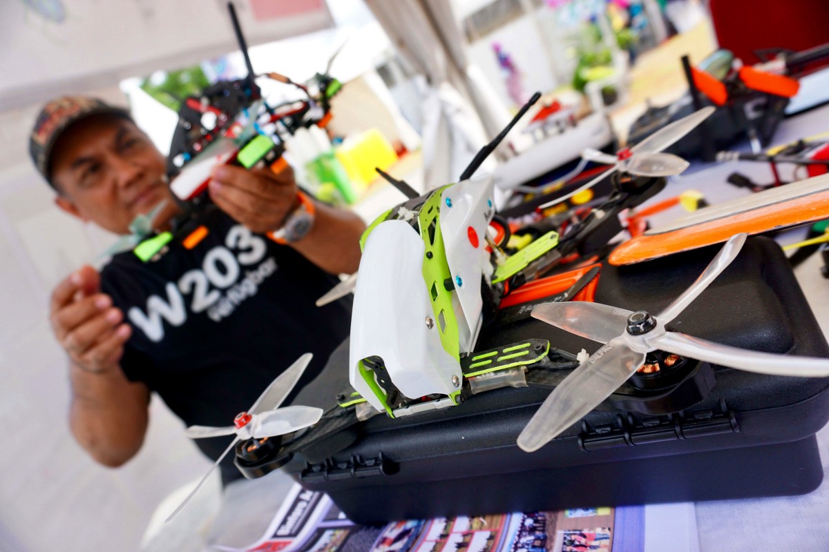 Hobi Merakit Drone ala Bintaro Aeromodelling Community