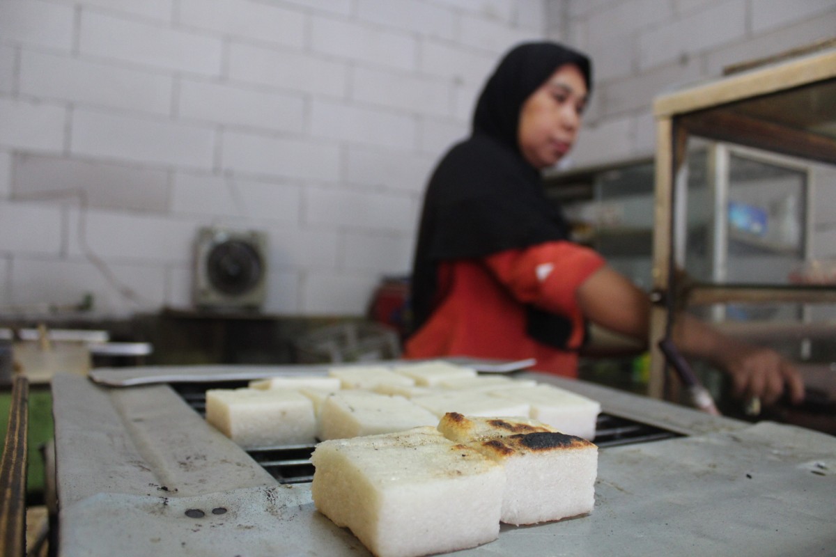 Mencicipi Uli Bakar Ciputat yang Legendaris