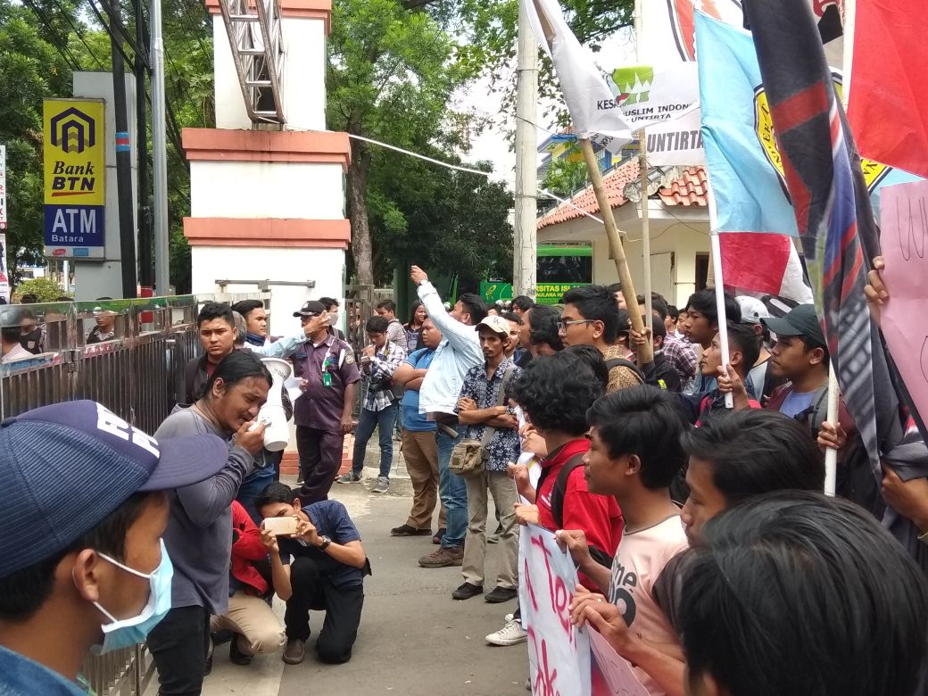 Demo Mahasiswa Serang Kritik Presiden Jokowi Diwarnai Kericuhan