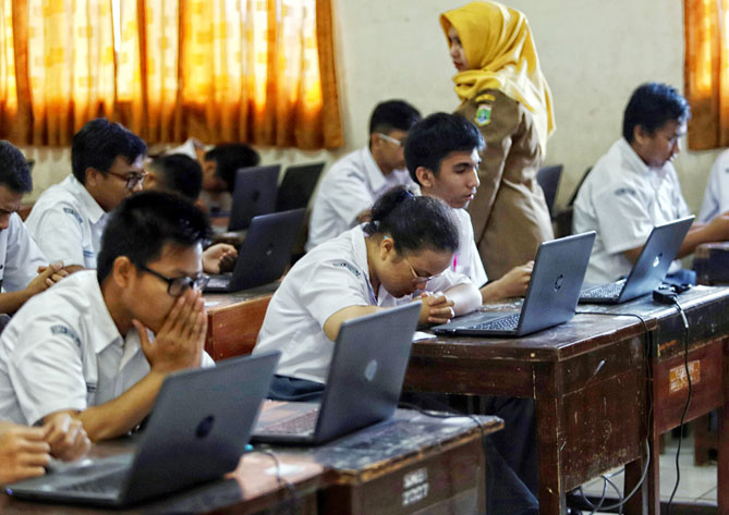 UNBK Kekurangan Unit Komputer, Pinjam Laptop Orangtua Siswa