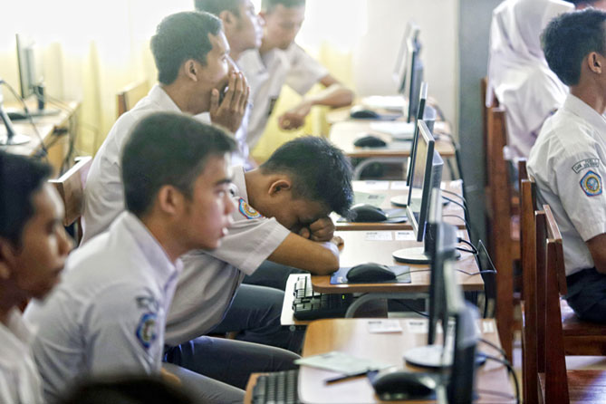 UNBK, SMKN 2 Kota Serang Sewa 36 Komputer