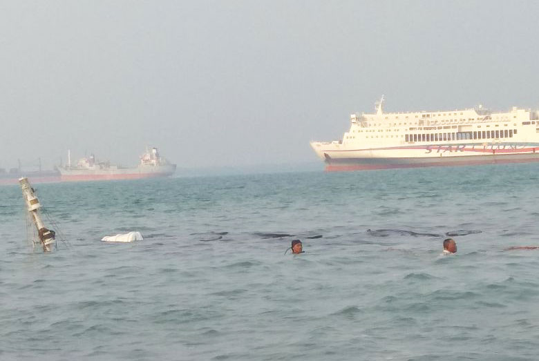 Tugboat Tenggelam: Dua ABK Selamat, Nakhoda Belum Terlihat