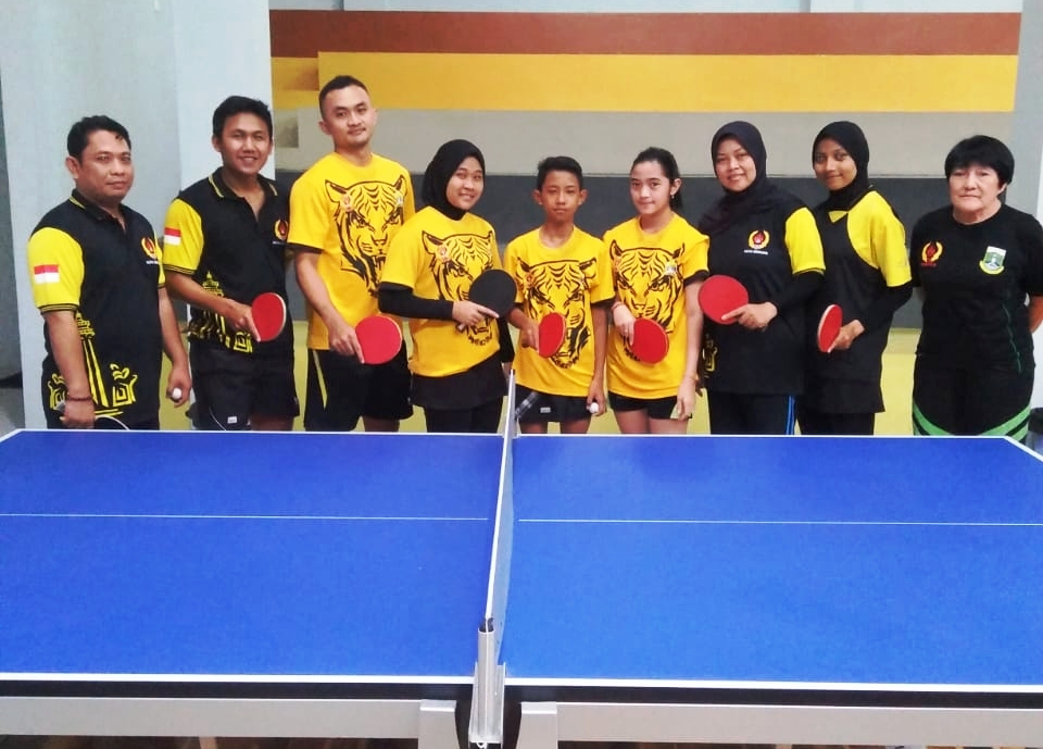 Tenis Meja Beregu Putra dan Putri Kota Serang Melaju ke Semifinal