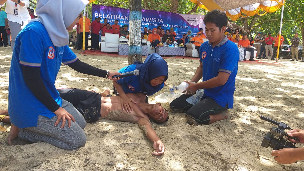 Menpar Saksikan Balawista Latihan di Carita