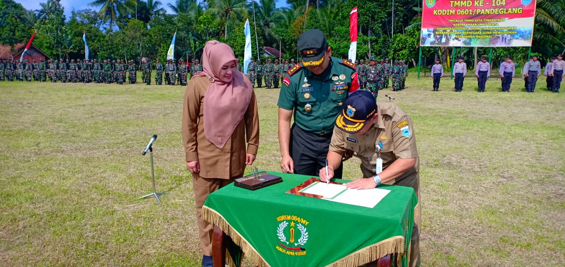 Kodim Pandeglang Bangun 3,2 Kilometer Jalan di Bojong