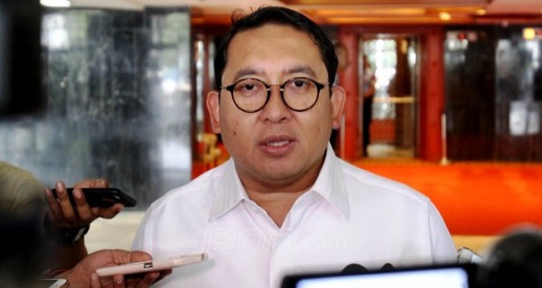 Fadli Zon: Prabowo-Sandi Menang Tipis